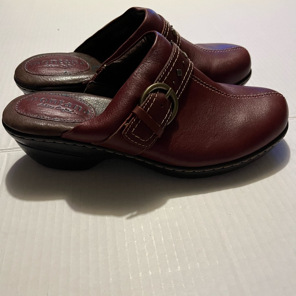 Women’s Montana clogs genuine leather size 8
